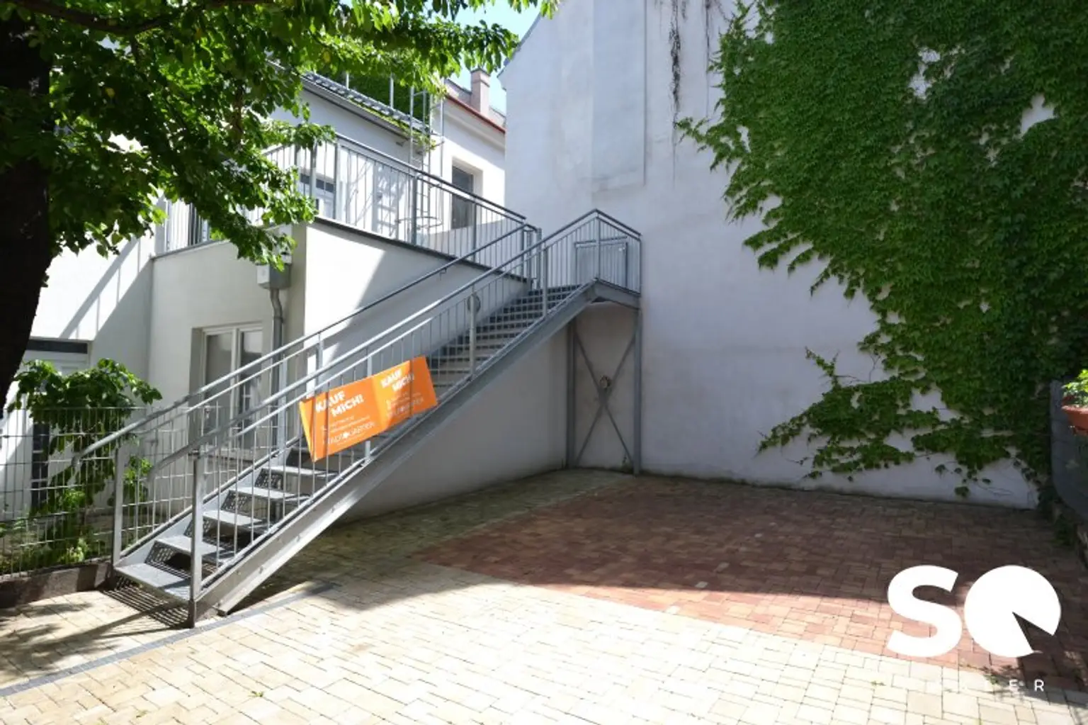 Stellplätze/ Innenhof rechts