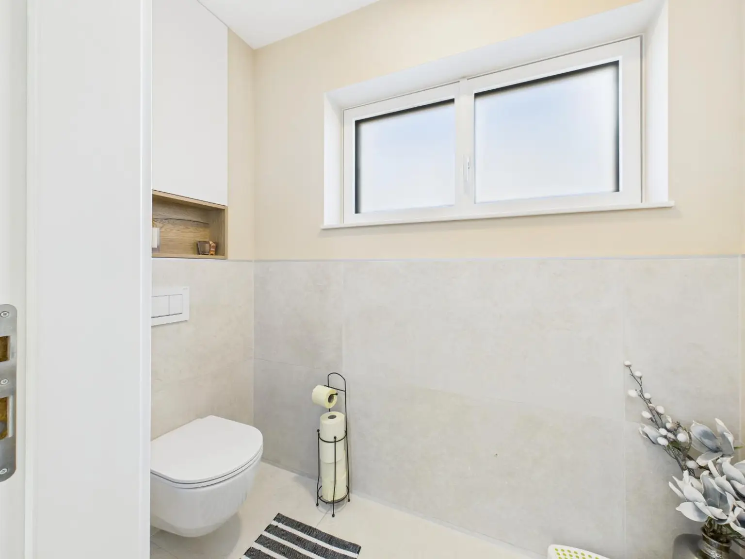 Exklusives Neubauhaus in Marchtrenk – stilvolles Wohnen mit modernster Technik & traumhaftem Garten samt Wellnessbereich