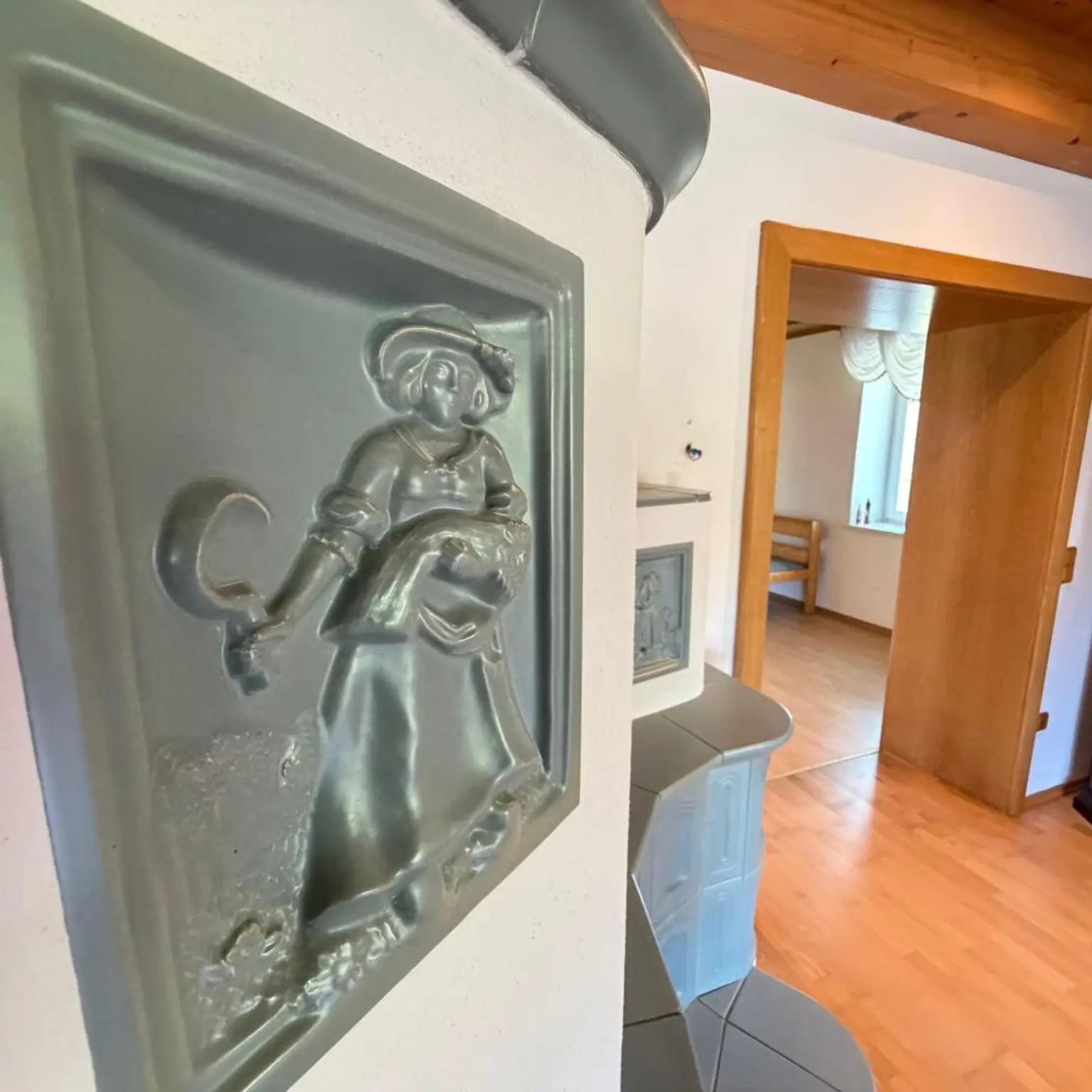 Wohnen in Aussichtslage mitten in der Natur auf  8 Ha. Grund, ehemalige Hofstelle!