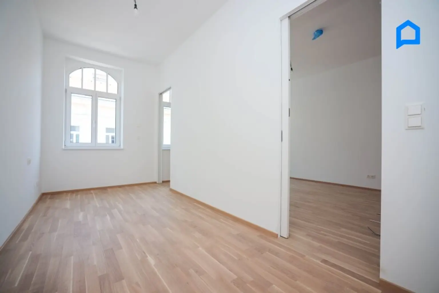 Schönbrunnblick-Gloriette, ERSTBEZUG, JETZT einziehen! Dachgeschoss NEU mit modernster Ausstattung148m² Wohnfläche, 4 Zimmer plus Nebenräume, auch Altbau Etagen-Wohnungen, teilweise Kurzzeitvermietung möglich !