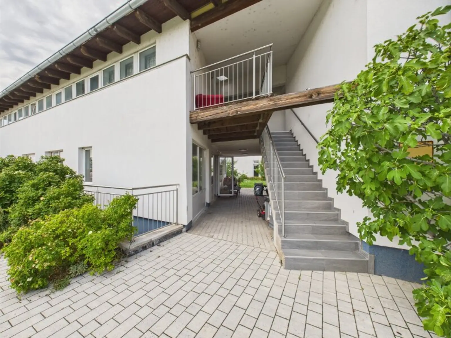 Versammlunghalle / Kirche und Verwaltungsgebäude- ab 4.523€ Kreditrate/ Monat