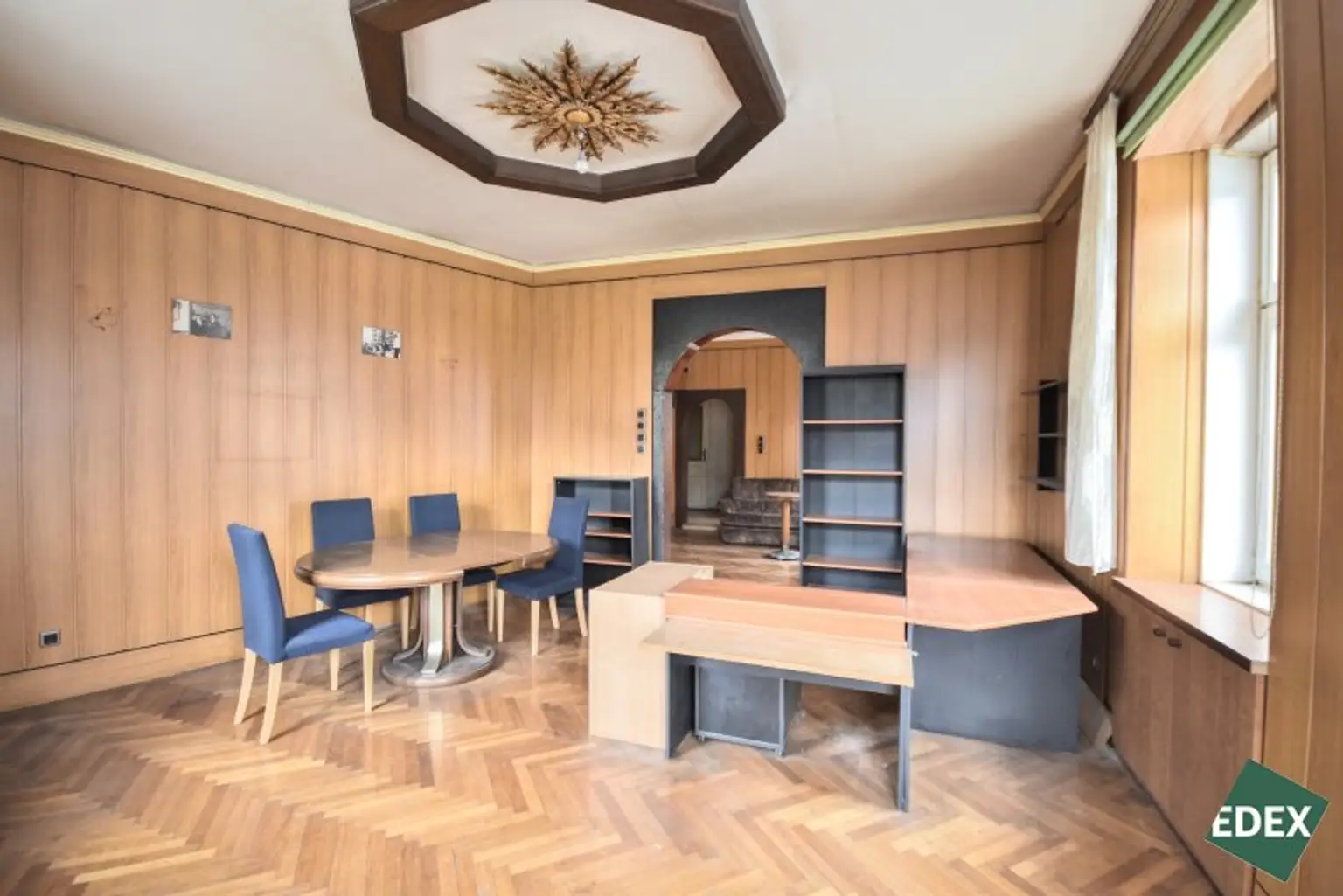 Sanierungsbedürftige 4-Zimmer-Altbauwohnung mit viel Charme