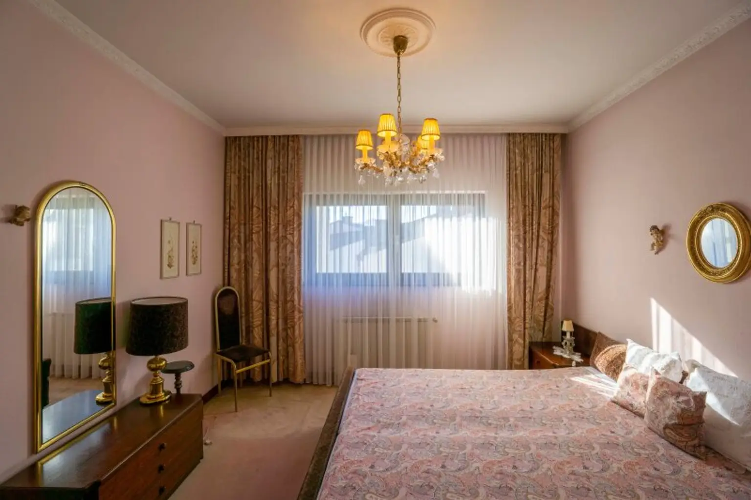 Eckreihenhaus mit Einfamilienhauscharakter in zentrumsnaher Aussichtsslage