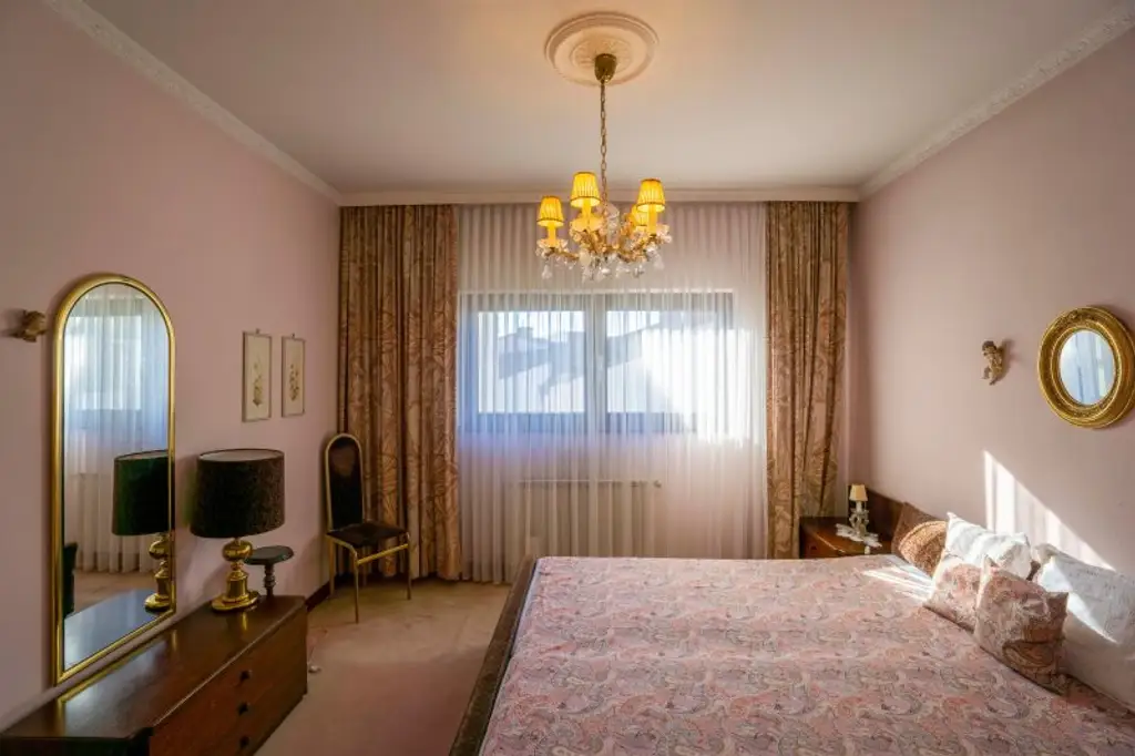 Eckreihenhaus mit Einfamilienhauscharakter in zentrumsnaher Aussichtsslage