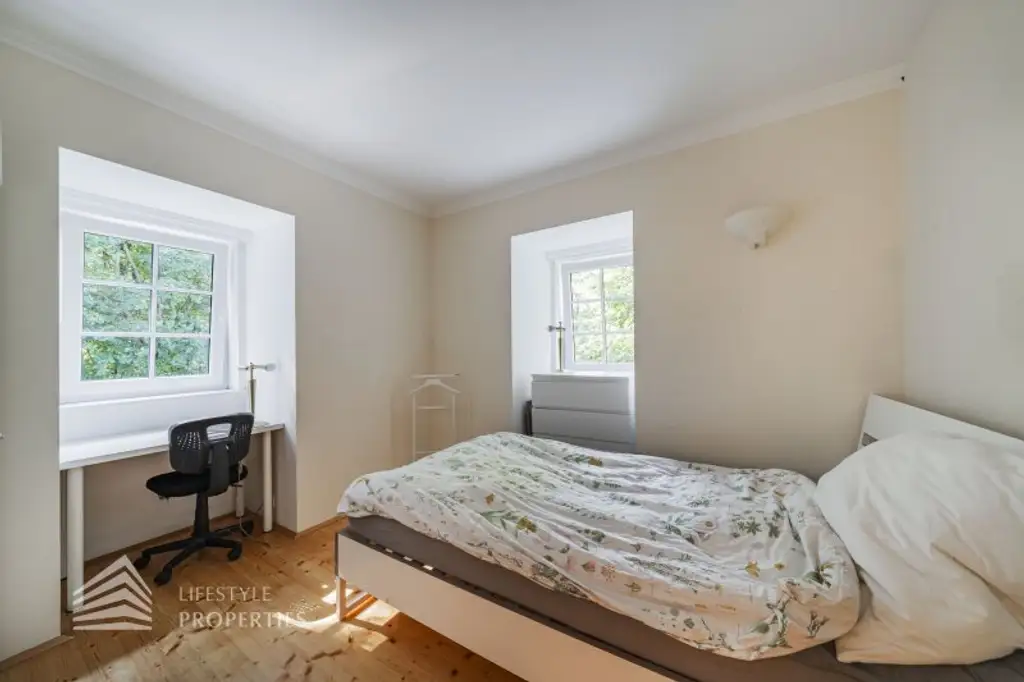 Wunderschöne Villa mit Pool und weitläufigem Grundstück, Nähe Pressbaum