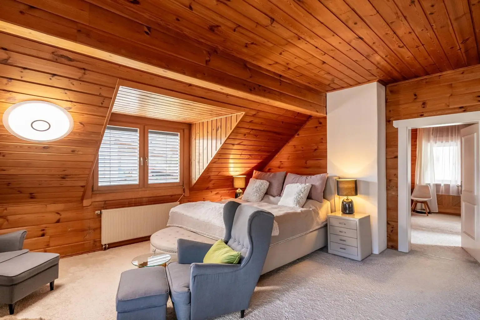 Schlafzimmer DG