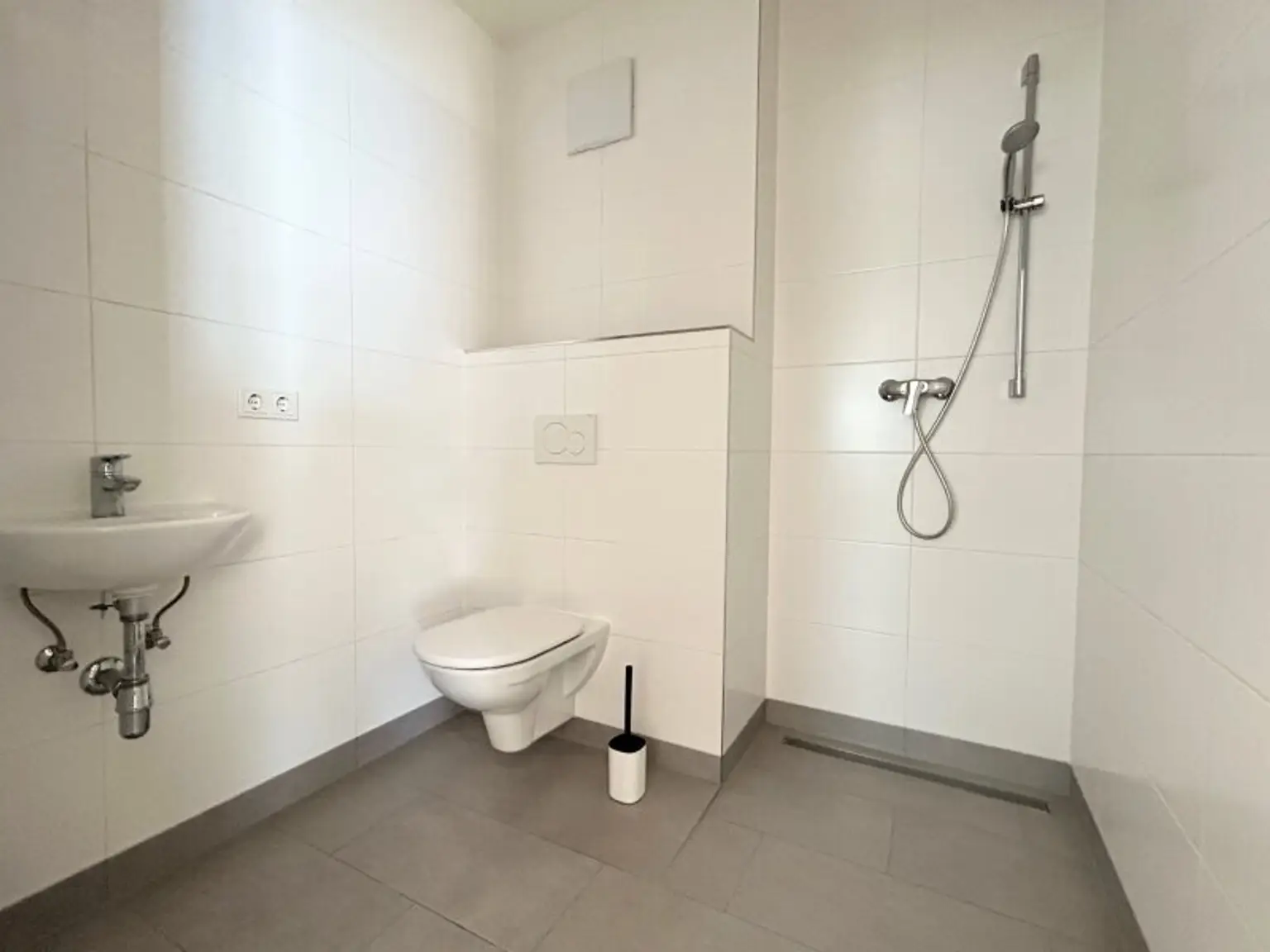 HELLE 3-ZIMMERWOHNUNG NAHE ISTA. CHARMANTE FAMILIENWOHNUNG MIT TERRASSE UND AUTOSTELLPLATZ IN MARIA GUGGING.