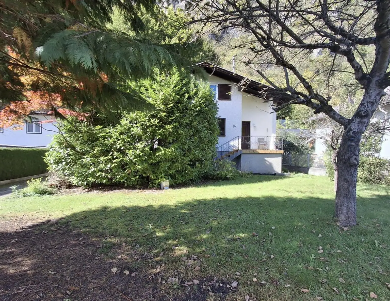 Großzügiges Grundstück mit Altbestand für Ihre individuellen Gestaltungsideen