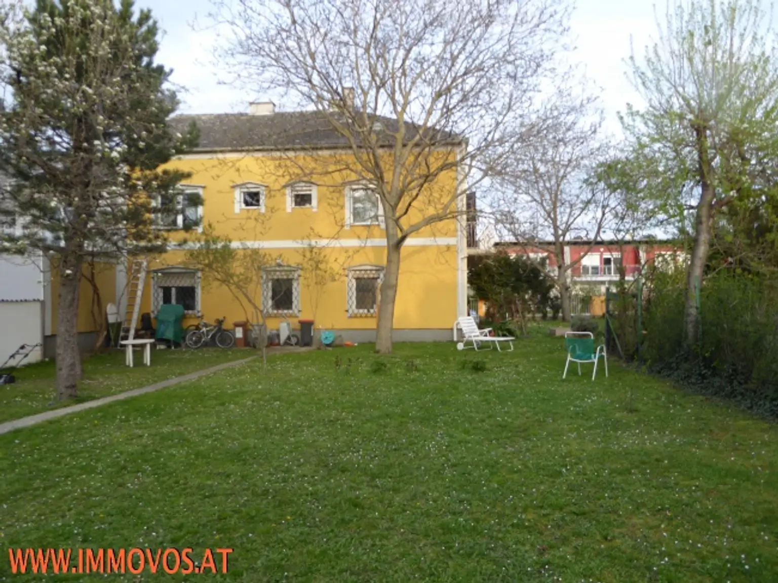 ***SEHR SCHÖNE BALKONWOHNUNG***