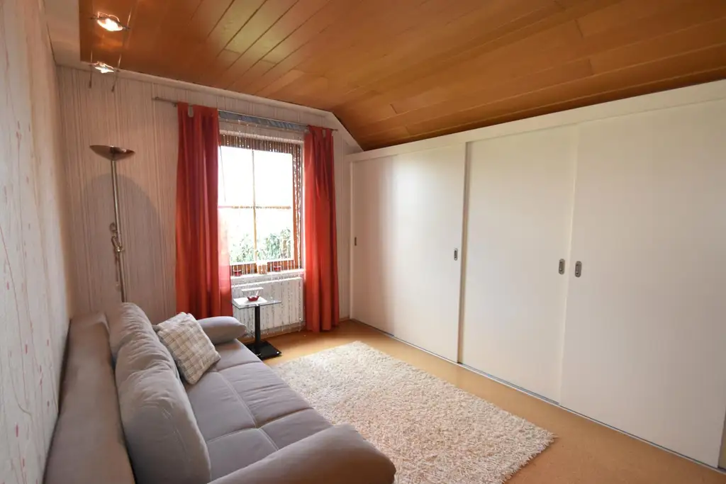 Wohnhaus mit Wintergarten, schönem Garten und Pool im Mostviertel