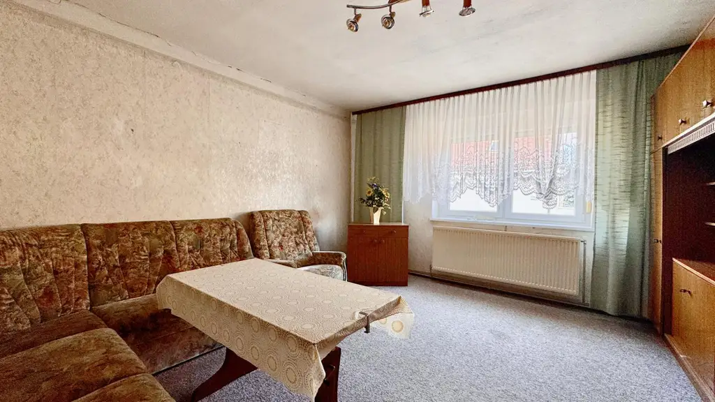 Kleines Haus zum Sanieren