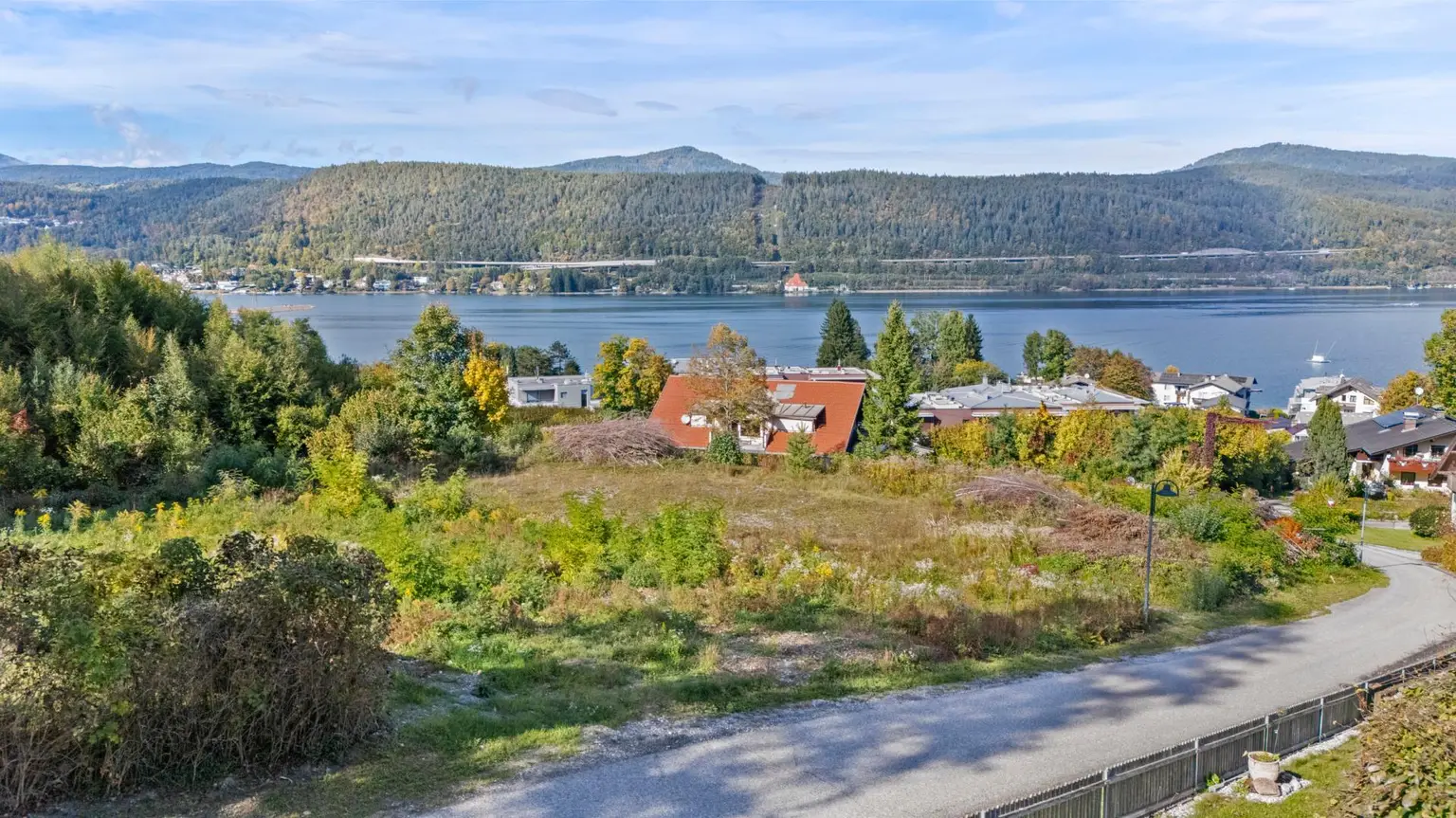 Grundstück mit unverbaubaren Blick auf den Wörthersee