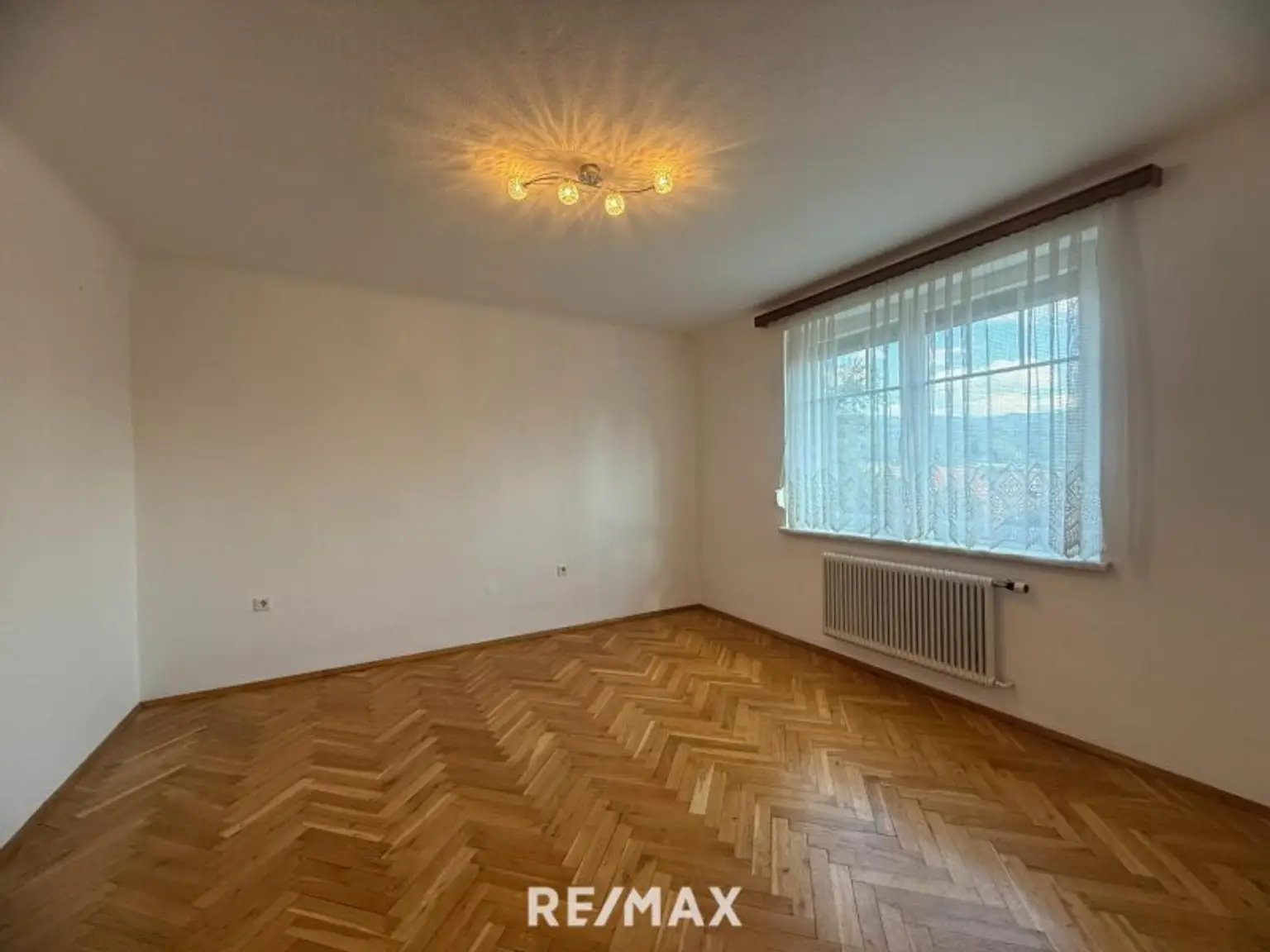 *** Gemeinschaftsprojekt oder Investment? Zwei Häuser, sechs Stellplätze, großes Grundstück in Toplage! ***