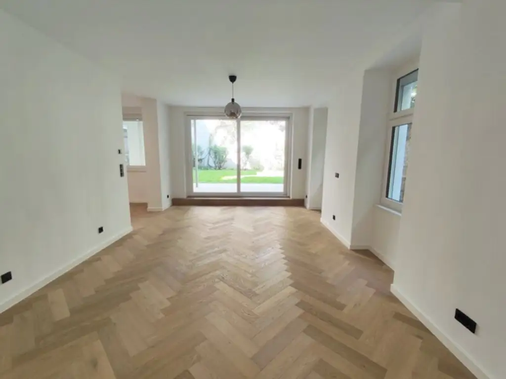 Gartenwohnung in der Krongasse! Erstbezug in liebevoll saniertem Altbauhaus - Top04