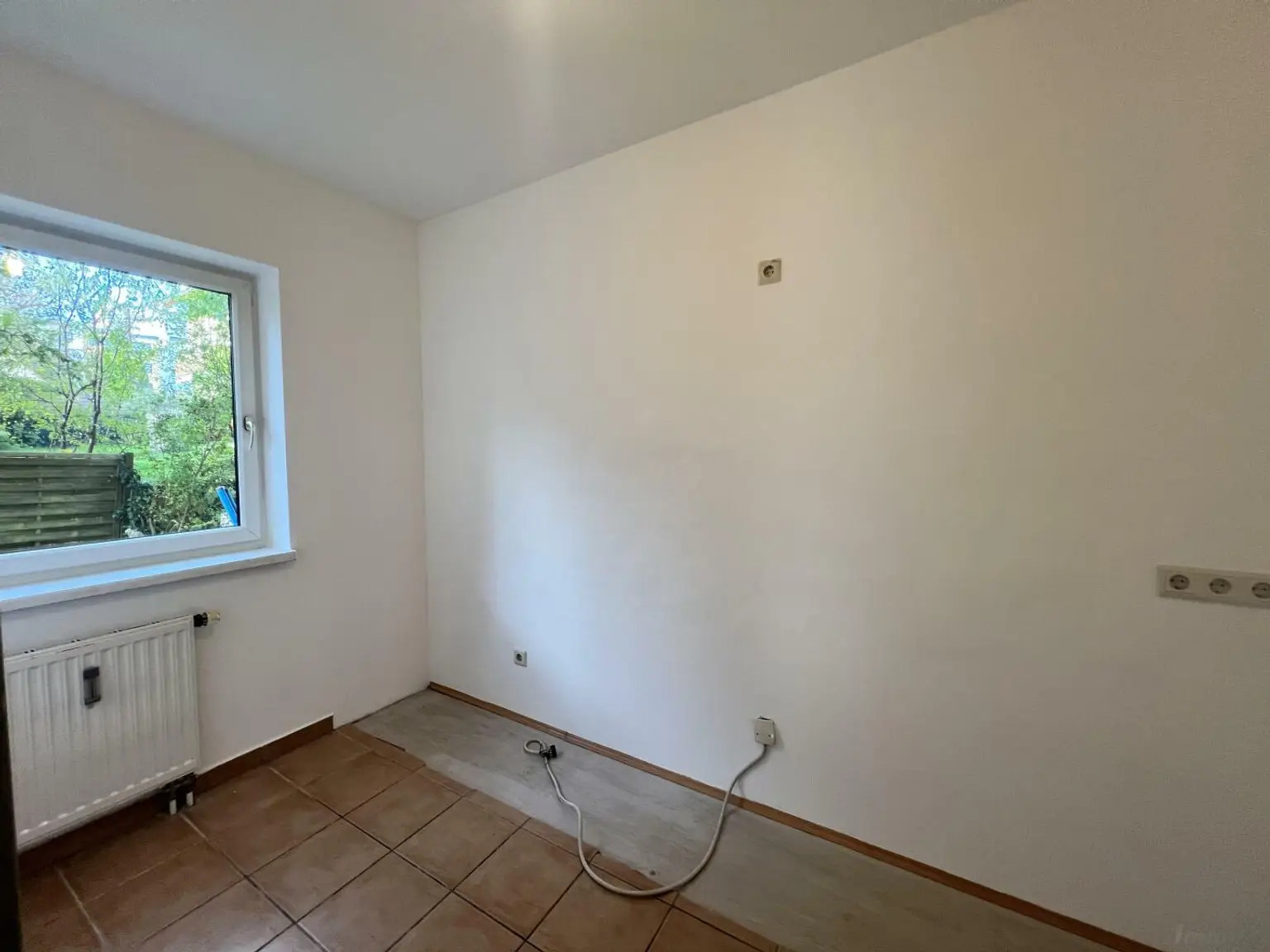 Gartenwohnung - Charmante 2 Zimmer, extra Küche, inkl. Stellplatz  ++Videorundgang++