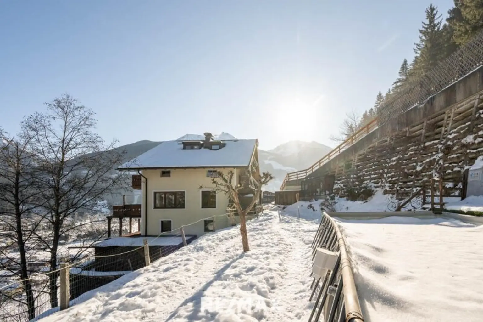 "Aussichtslage Bad Gastein" – Haus mit 4 Apartments und Eigentümerwohnung