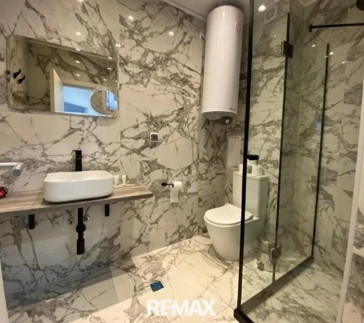 8 Badezimmer BG