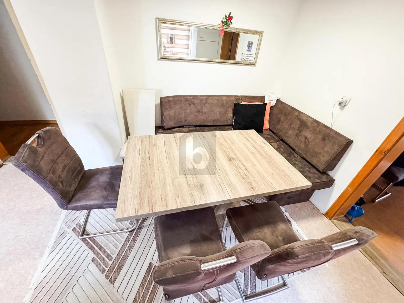 GROßES MEHRFAMILIENHAUS IN GUTER LAGE ZUM TOP PREIS