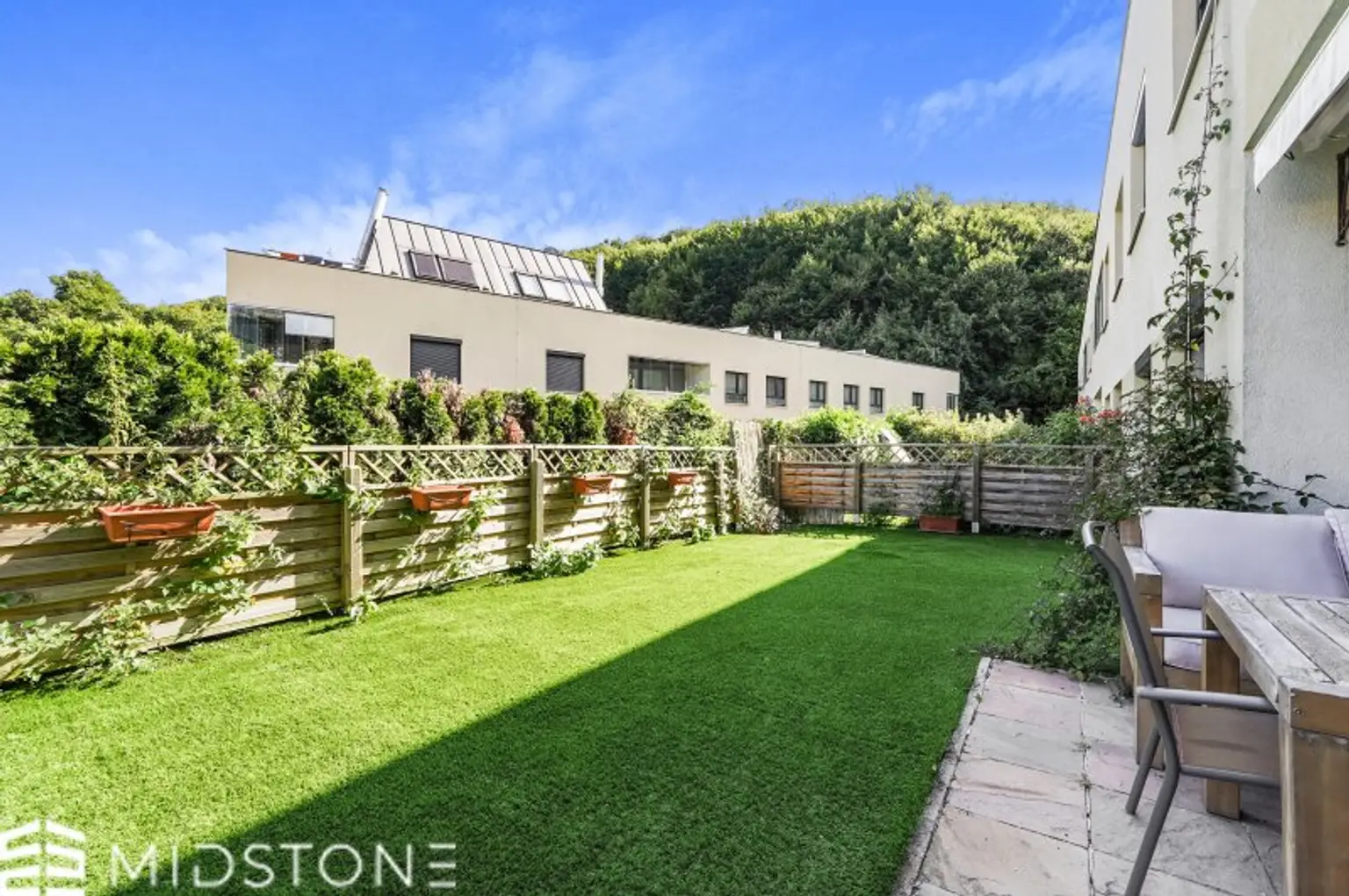 *Sonnige Gartenwohnung in ruhiger Lage* Komfortables Wohnen mit Terrasse und Garage