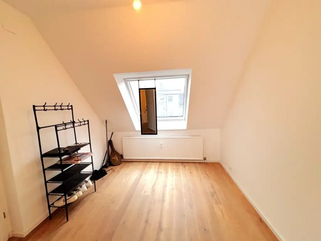 Exklusive Innenstadtwohnung mit Dachterrasse & Klimaanlage – Blick auf den Pöstlingberg