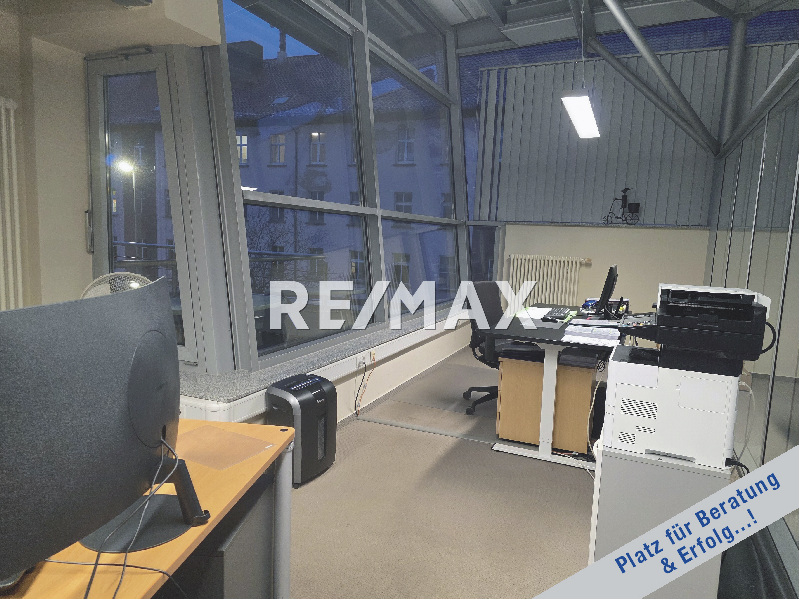 EXKLUSIVER Bürostandort...! 
Arbeiten, wo Vertrauen entsteht!
Präsenz, die verkauft...!