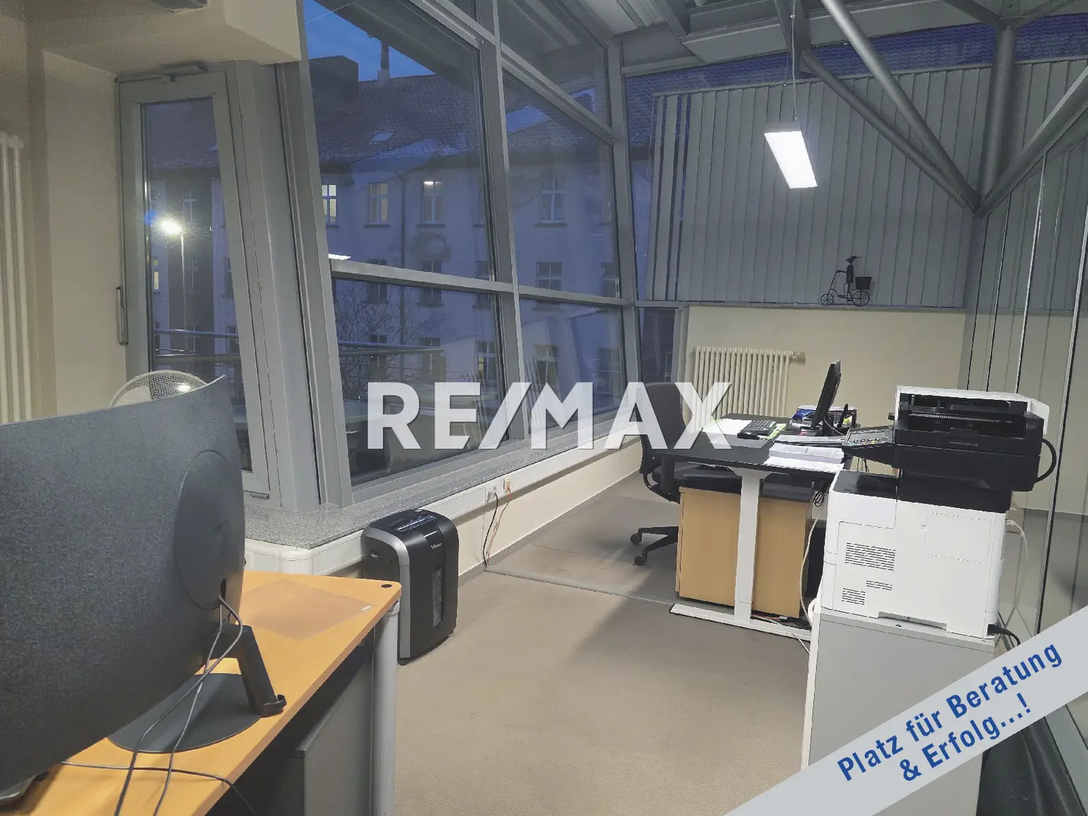 EXKLUSIVER Bürostandort...! 
Arbeiten, wo Vertrauen entsteht!
Präsenz, die verkauft...!