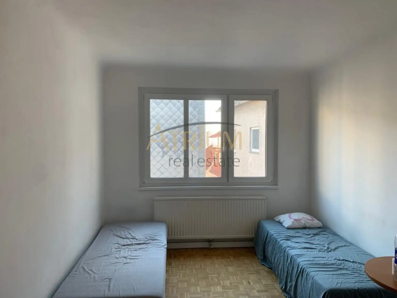 Helle 2-Zimmer-Wohnung mit Lift, Klimaanlage und Ruhelage