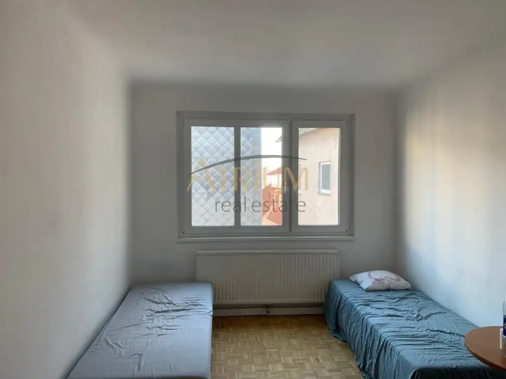 Helle 2-Zimmer-Wohnung mit Lift, Klimaanlage und Ruhelage