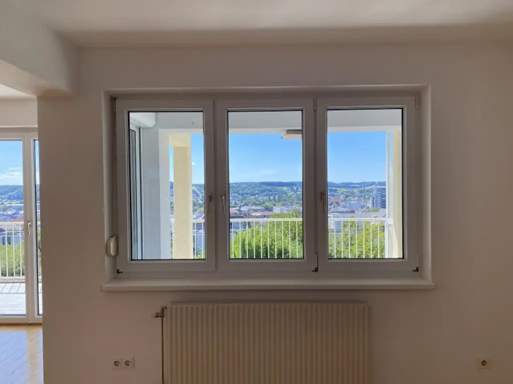 Schöne, große Wohnung in super Aussichtslage