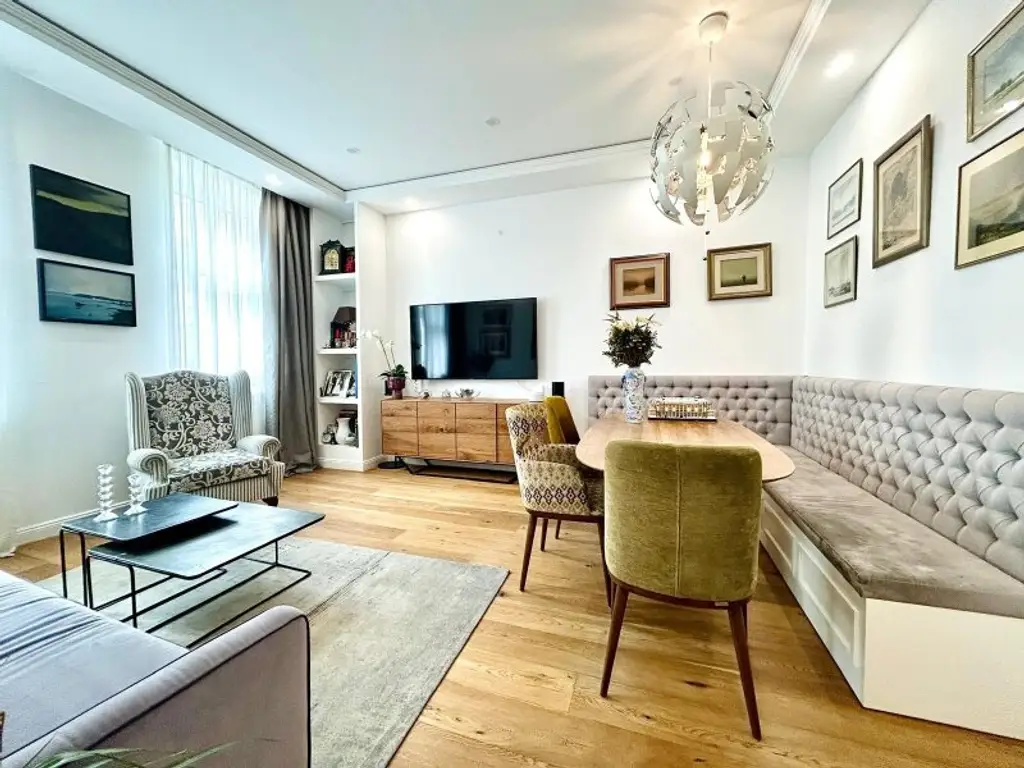 Wohnjuwel in Währing – Historischer Altbau trifft modernen Luxus | Exklusive 4-Zimmer-Residenz