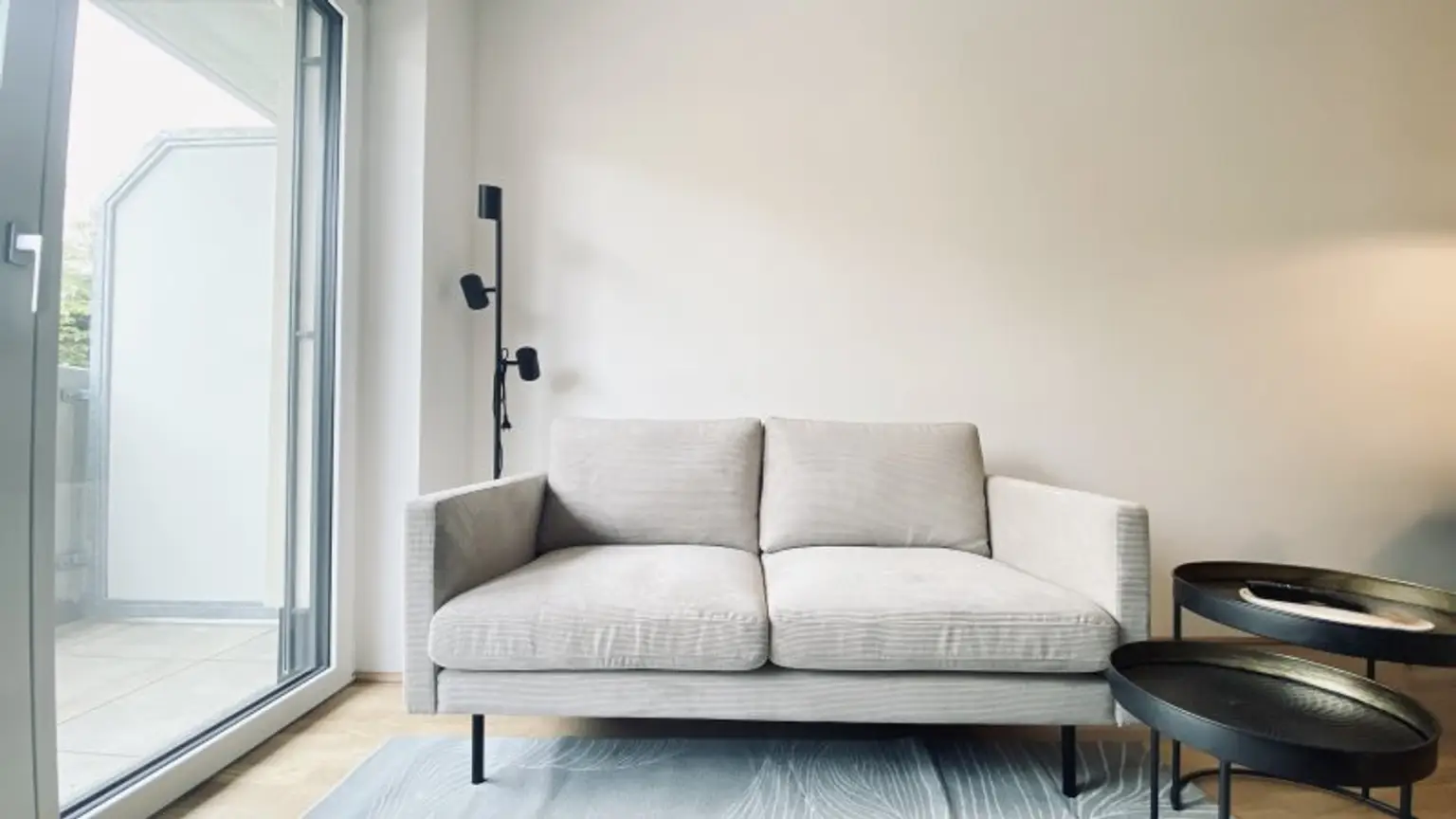 Voll Möblierte Wohnung für Kurzzeitvermietung - Moderne Zwei Zimmer Wohnung mit Balkon in Krems