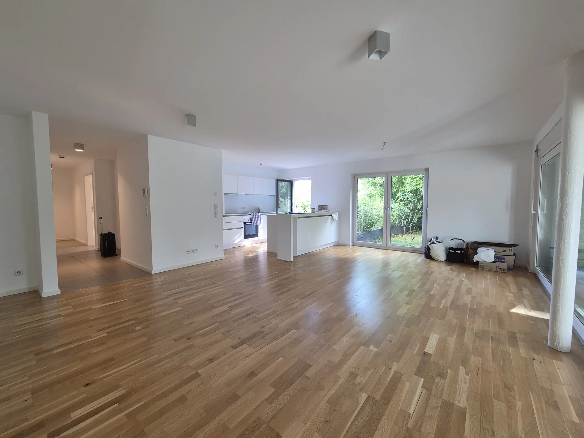 Wohnzimmer Richtung Küche wenn unmöbliert
