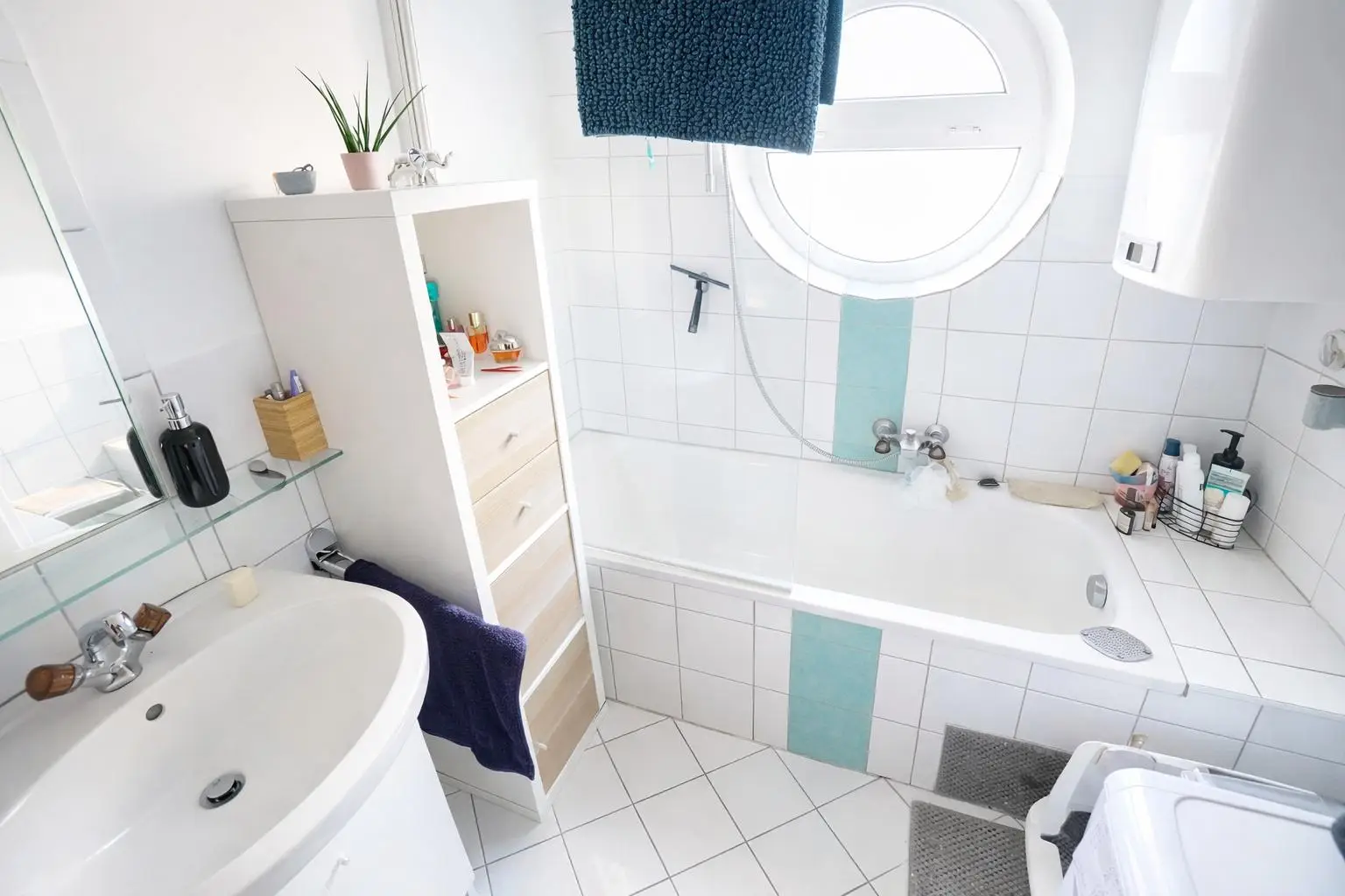 Tarrenz - Wohnhaus - Badezimmer