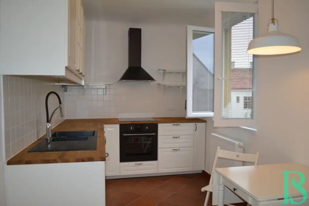 Sonnige, top renovierte 3-Zimmer Wohnung - Studenten willkommen