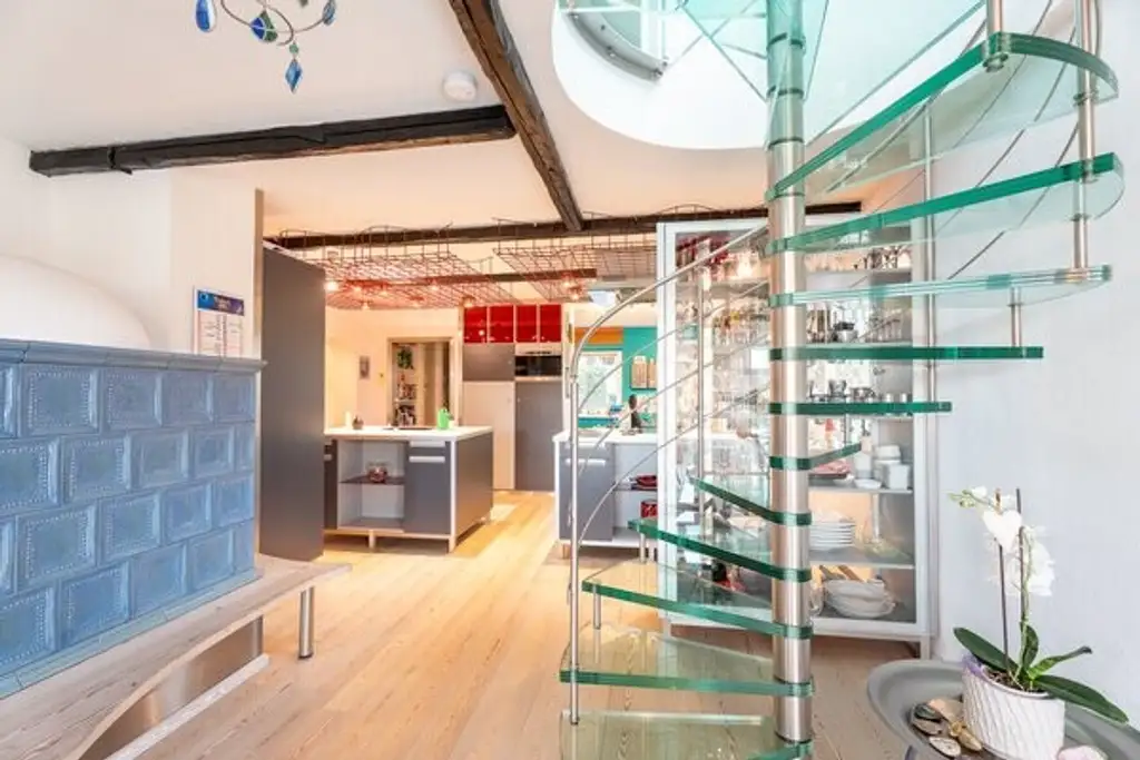 Stilvolles Wohnen im Grünen – Maisonette mit Aussicht & Biotop in Toplage