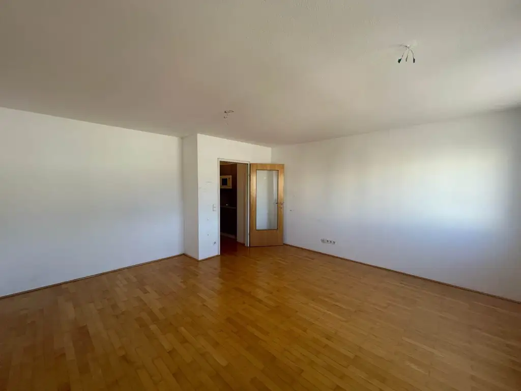 Charmante 1-Zimmer-Dachgeschosswohnung im 13. Bezirk!