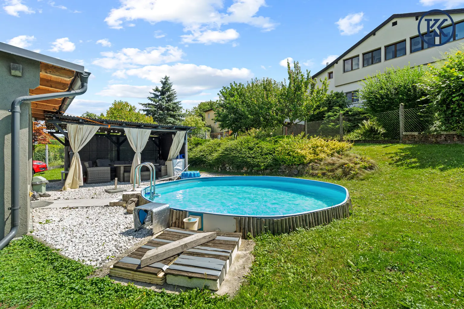Vielseitiges Wohnhaus mit Garten, Pool & Ausblick – Ruhelage in Eichgraben