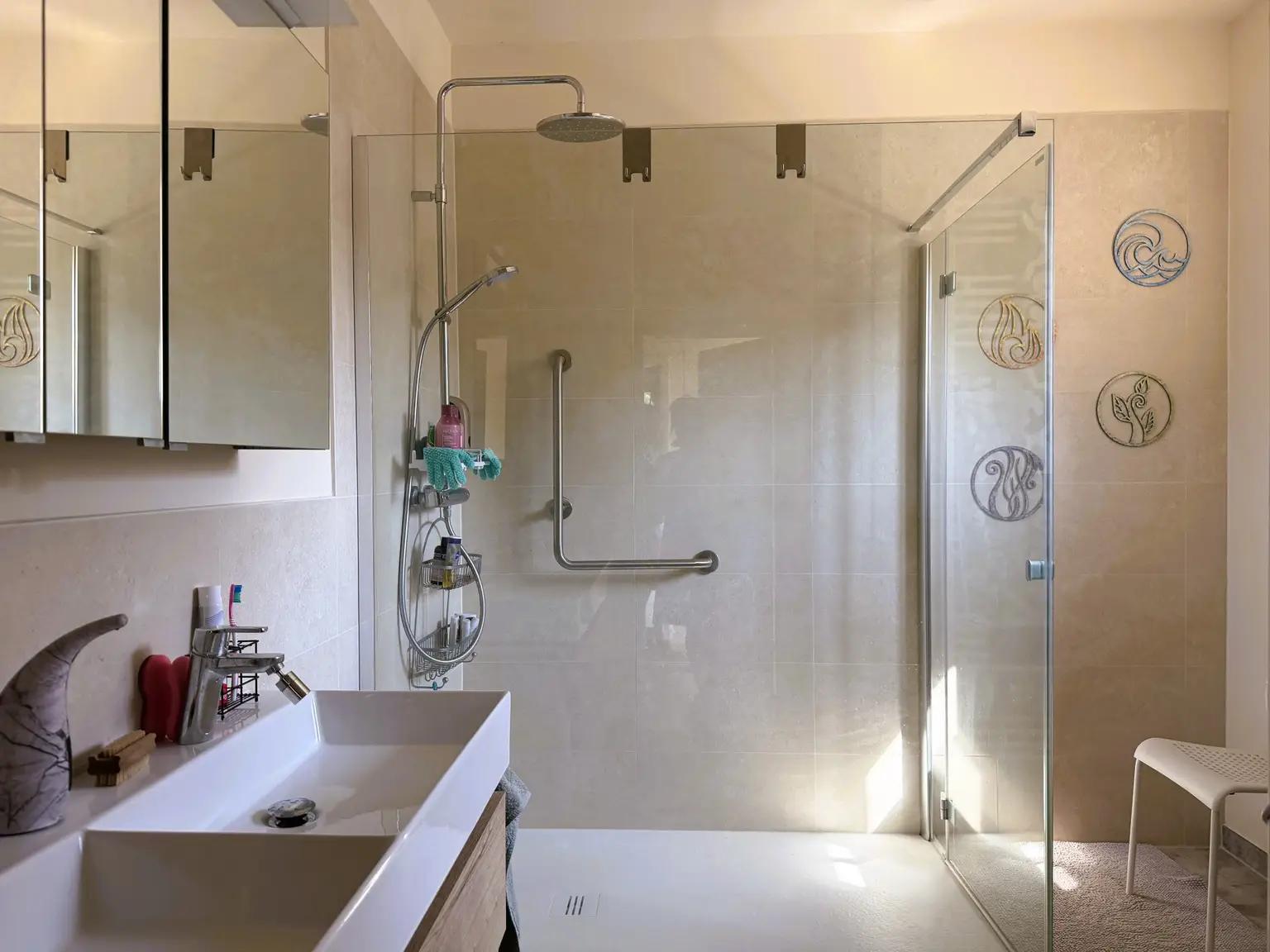 modernes Bad im OG, XL-walk in Dusche
