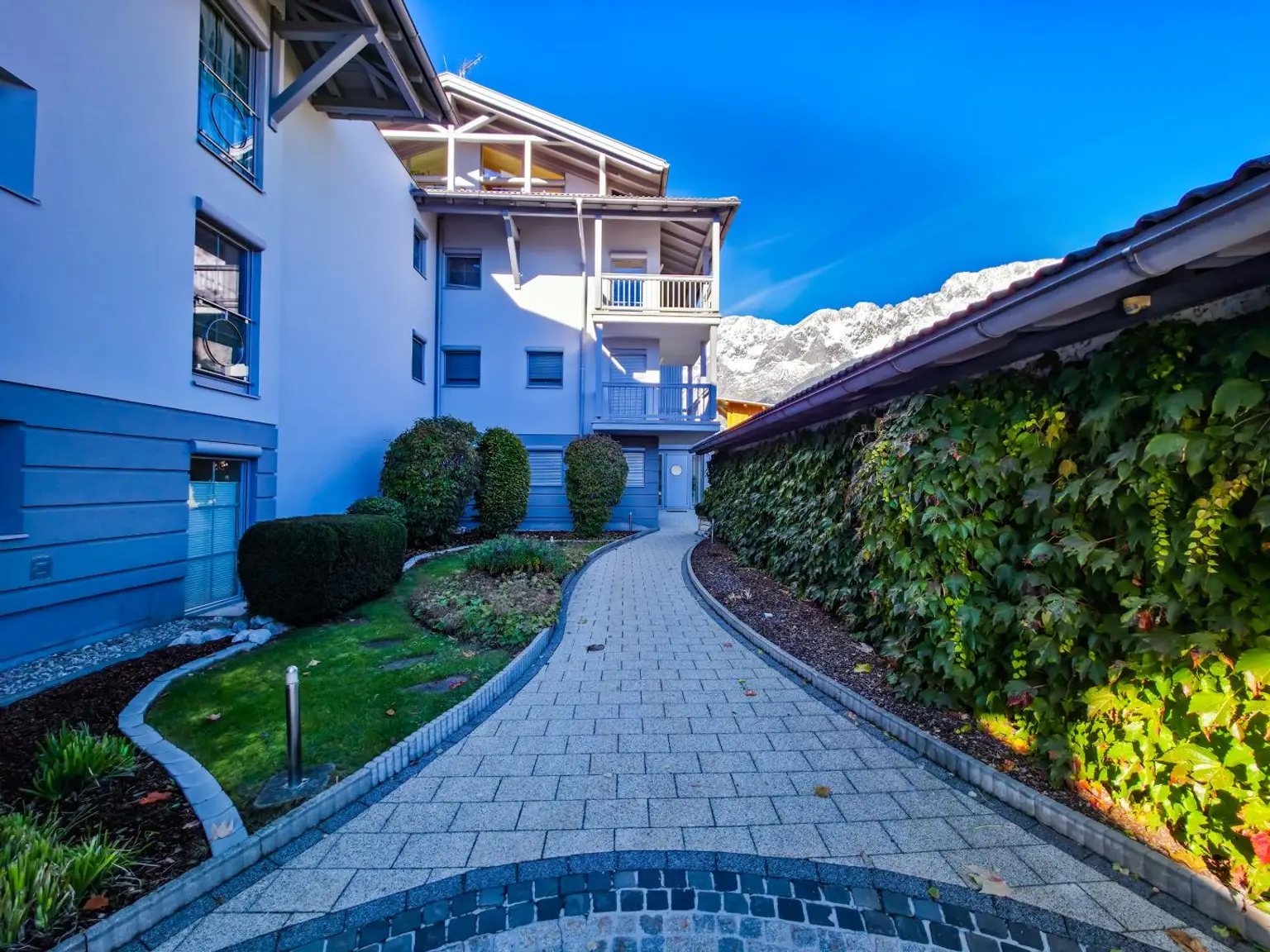 Sonnenplateau – 3-Zimmer-Terrassenwohnung mit Garten in traumhafter Ruhelage!