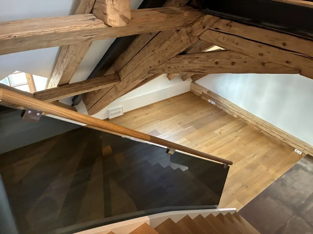 4-Zimmer-Dachgeschoßwohnung mit Galerie & Terrasse in unmittelbarer Nähe zum Karmelitermarkt
