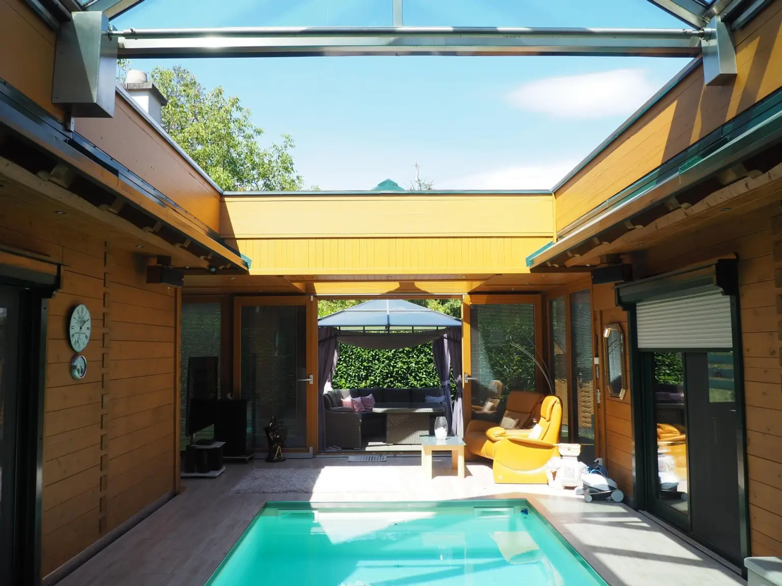 Indoor-Pool