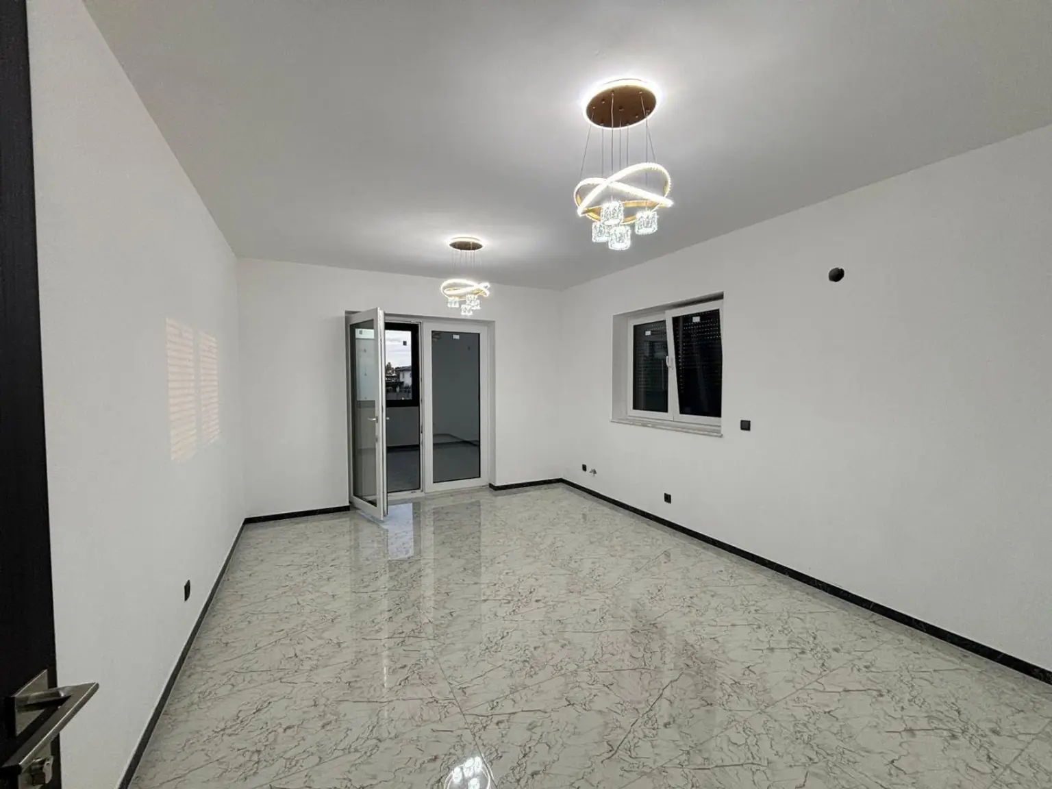 Küche OG Ausgang Wintergarten