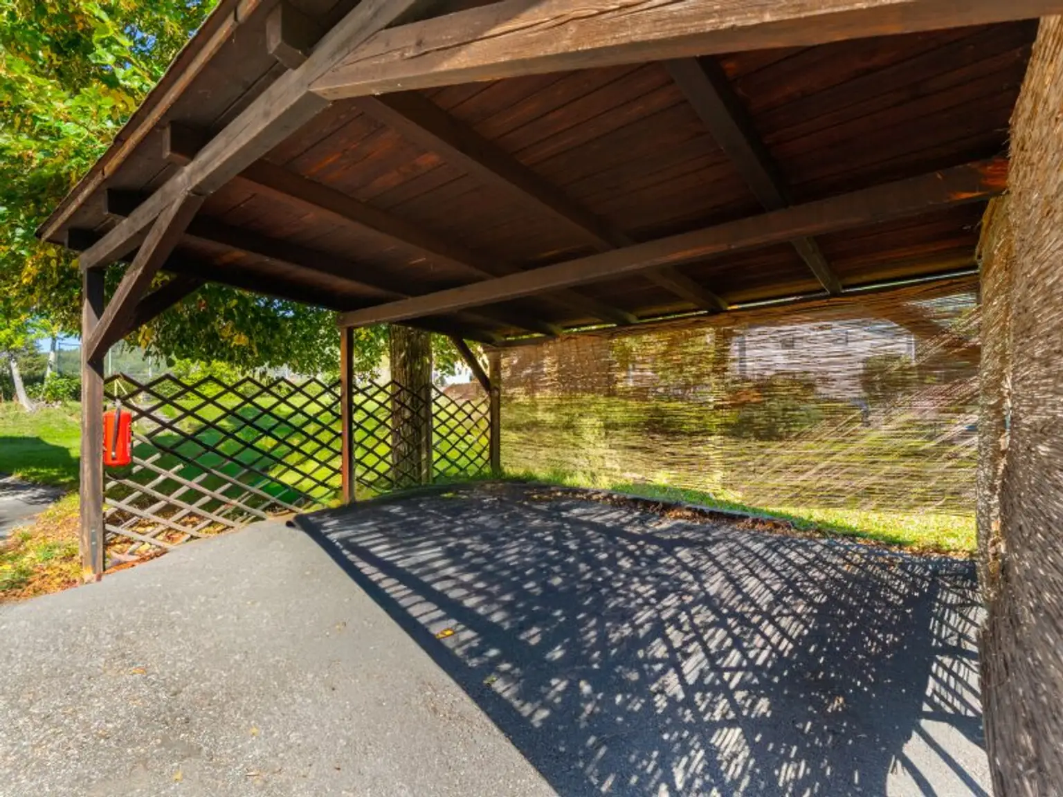 Älteres nettes 150m² Einfamilienwohnhaus mit Doppelcarport in Brückl - Super Infrastruktur