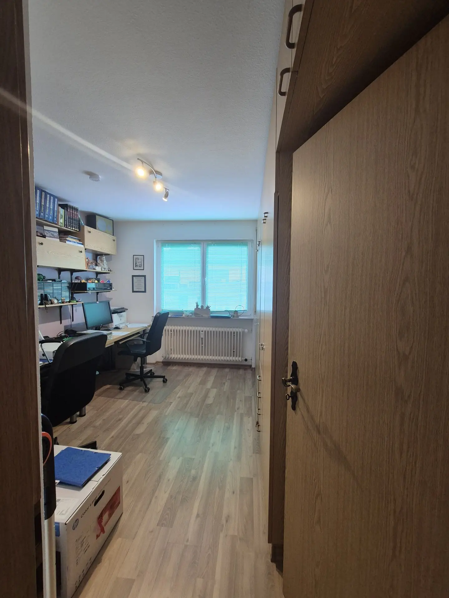 EG rechts Büro od Kinderzimmer