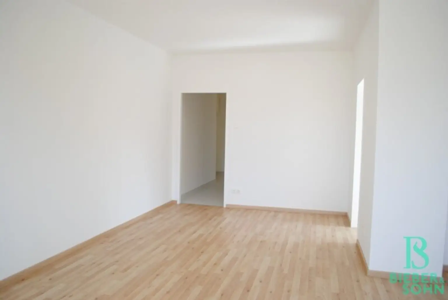 Sonnendurchflutete 3-Zimmer-Wohnung in top Lage mit Balkon!
