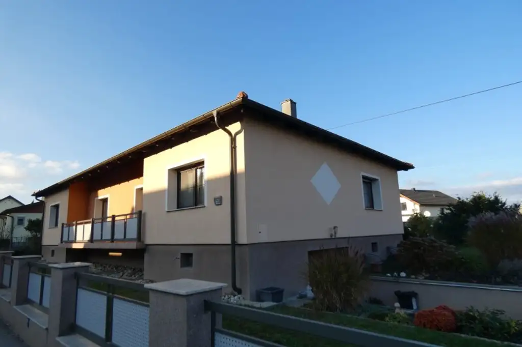 TOP GEPFLEGTES WOHNHAUS MIT GARTEN NATURNAH