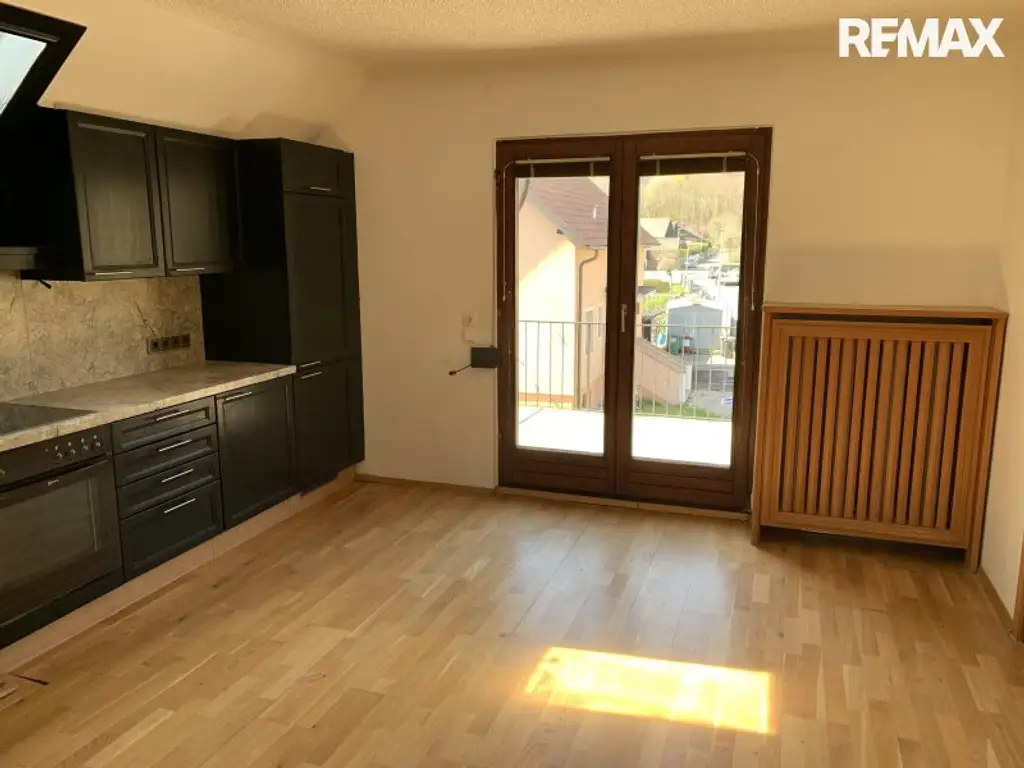 Charmantes Einfamilienhaus in Gloggnitz – Ihr neues Zuhause mit Garten und Garage!