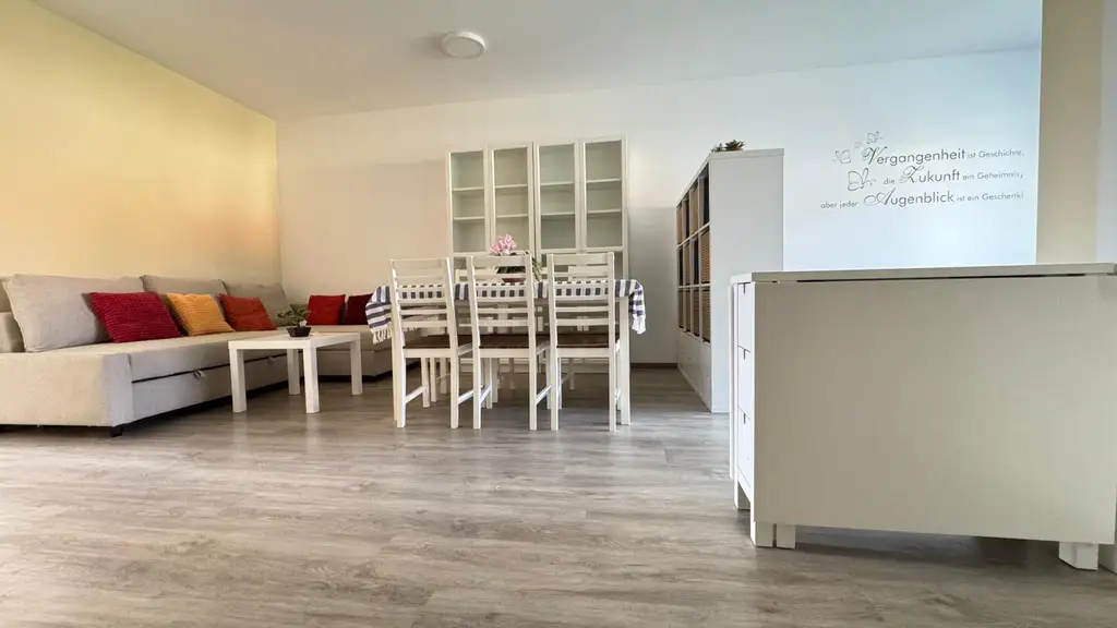 Neuwertige 2-Zimmer-Wohnung mit Balkon, Lift und Tiefgaragenplatz in Weiz!