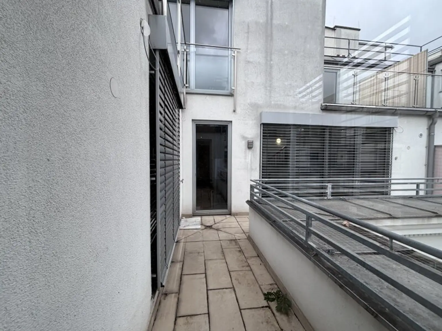 Dachterrassenwohnung ohne Dachschrägen – Erstklassige Lage nahe Börse und Rudolfsplatz