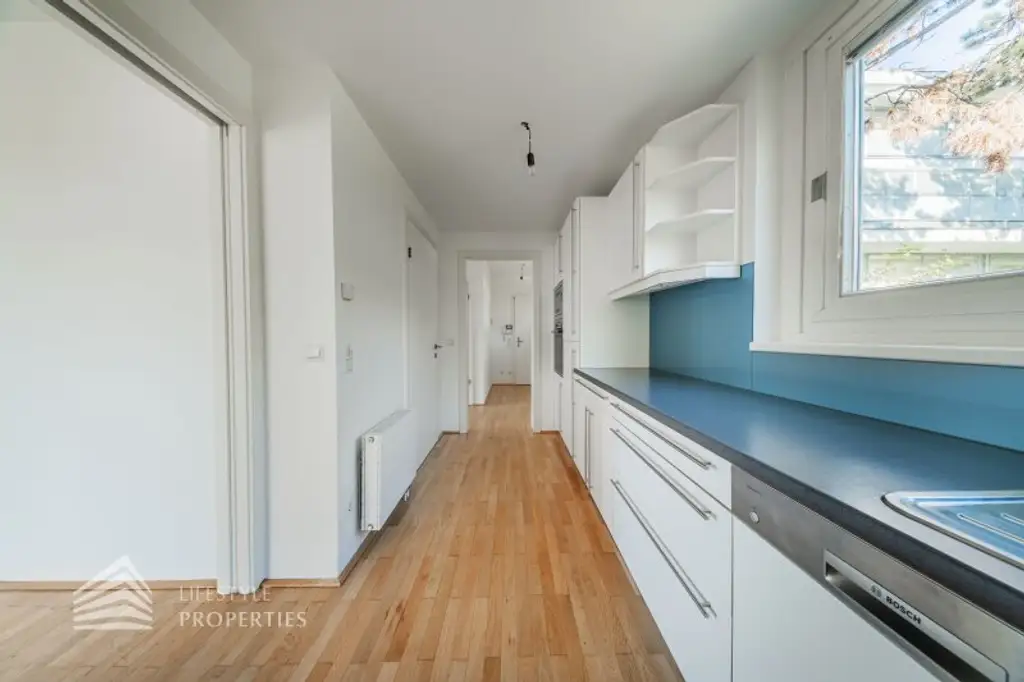 Wunderschöne 4 - Zimmer Wohnung mit Terrasse und Garten